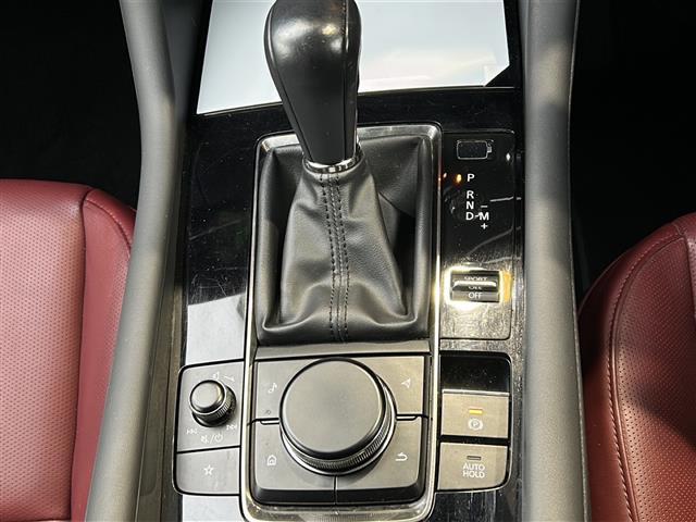ＭＡＺＤＡ３ファストバック ２０Ｓバーガンディ　セレクション　ナビ・ＢＯＳＥプレミアムサウンド・衝突軽減・レーンキープ・追従クルコン・ＢＳＭ・コーナーセンサー前後・全方位カメラ・ＥＴＣ・ドラレコ前・レザーシート・パワーシートＤ／Ｎ席・シートヒーター・パドルシフト（18枚目）