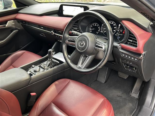 ＭＡＺＤＡ３ファストバック ２０Ｓバーガンディ　セレクション　ナビ・ＢＯＳＥプレミアムサウンド・衝突軽減・レーンキープ・追従クルコン・ＢＳＭ・コーナーセンサー前後・全方位カメラ・ＥＴＣ・ドラレコ前・レザーシート・パワーシートＤ／Ｎ席・シートヒーター・パドルシフト（23枚目）