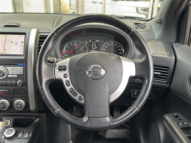 エクストレイル ２０Ｘ　純正ナビ　バックカメラ　合皮シート　シートヒーター　ダウンヒルアシストコントロール　ＬＥＤヘッドライト　ドライブレコーダー　ステアリングスイッチ　パワーステアリング　パワーウィンドウ　横滑り防止装置（5枚目）