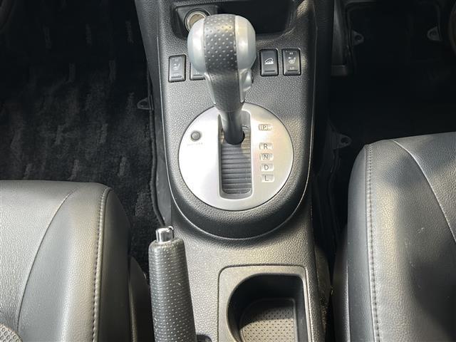 エクストレイル ２０Ｘ　純正ナビ　バックカメラ　合皮シート　シートヒーター　ダウンヒルアシストコントロール　ＬＥＤヘッドライト　ドライブレコーダー　ステアリングスイッチ　パワーステアリング　パワーウィンドウ　横滑り防止装置（12枚目）