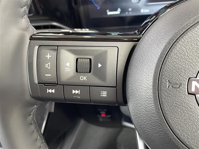 セレナ ｅ－パワー　ハイウェイスターＶ　純正ナビ　アラウンドビューモニター　デジタルインナーミラー　ＥＴＣ２．０　後席エアコン　プロパイロット　サイドカーテンエアバッグ　両側パワスラ　ワイヤレス充電　オートハイビーム　オートホールド（7枚目）