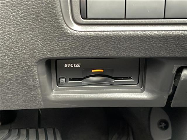 セレナ ｅ－パワー　ハイウェイスターＶ　純正ナビ　アラウンドビューモニター　デジタルインナーミラー　ＥＴＣ２．０　後席エアコン　プロパイロット　サイドカーテンエアバッグ　両側パワスラ　ワイヤレス充電　オートハイビーム　オートホールド（14枚目）