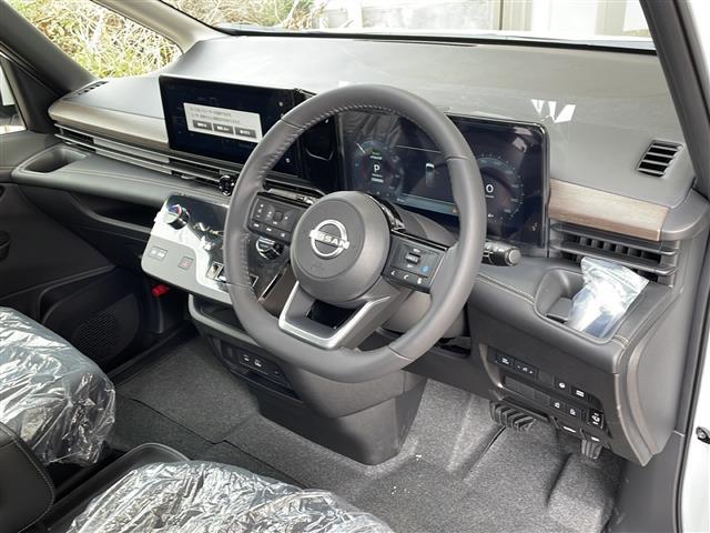 セレナ ｅ－パワー　ハイウェイスターＶ　純正ナビ　アラウンドビューモニター　デジタルインナーミラー　ＥＴＣ２．０　後席エアコン　プロパイロット　サイドカーテンエアバッグ　両側パワスラ　ワイヤレス充電　オートハイビーム　オートホールド（20枚目）