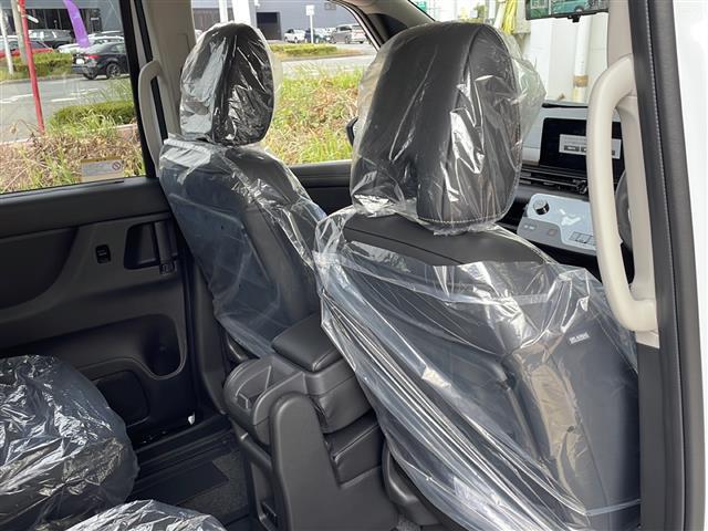 セレナ ｅ－パワー　ハイウェイスターＶ　純正ナビ　アラウンドビューモニター　デジタルインナーミラー　ＥＴＣ２．０　後席エアコン　プロパイロット　サイドカーテンエアバッグ　両側パワスラ　ワイヤレス充電　オートハイビーム　オートホールド（22枚目）