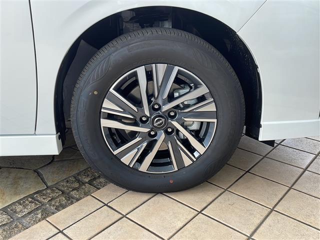 セレナ ｅ－パワー　ハイウェイスターＶ　純正ナビ　アラウンドビューモニター　デジタルインナーミラー　ＥＴＣ２．０　後席エアコン　プロパイロット　サイドカーテンエアバッグ　両側パワスラ　ワイヤレス充電　オートハイビーム　オートホールド（38枚目）