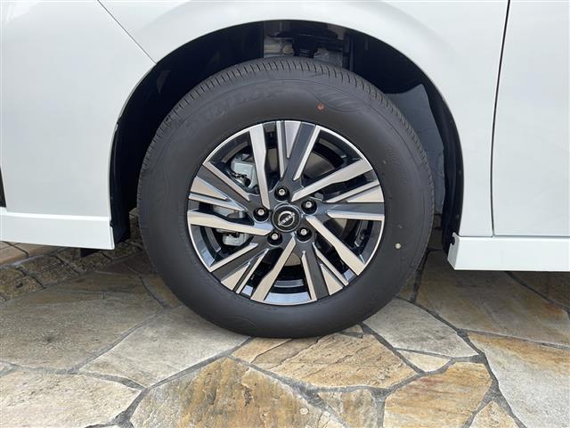 セレナ ｅ－パワー　ハイウェイスターＶ　純正ナビ　アラウンドビューモニター　デジタルインナーミラー　ＥＴＣ２．０　後席エアコン　プロパイロット　サイドカーテンエアバッグ　両側パワスラ　ワイヤレス充電　オートハイビーム　オートホールド（41枚目）