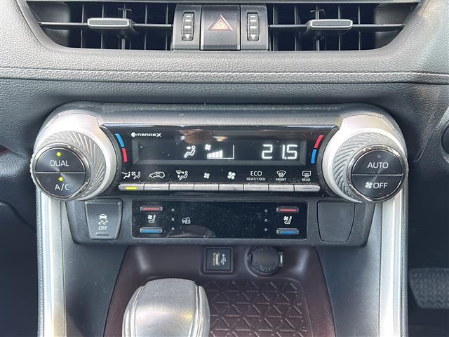 ＲＡＶ４ ハイブリッドＧ　純正１０．５インチディスプレイオーディオ　パノラミックビューモニター　ステアリングヒーター　パワーバックドア　トヨタセーフティセンス　デジタルインナーミラー　純正１８インチアルミホイール　ＥＴＣ（8枚目）