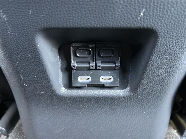 ＲＡＶ４ ハイブリッドＧ　純正１０．５インチディスプレイオーディオ　パノラミックビューモニター　ステアリングヒーター　パワーバックドア　トヨタセーフティセンス　デジタルインナーミラー　純正１８インチアルミホイール　ＥＴＣ（16枚目）