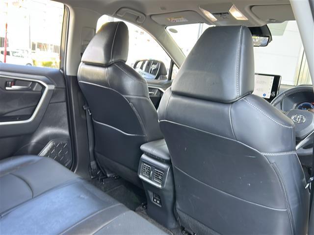 ＲＡＶ４ ハイブリッドＧ　純正１０．５インチディスプレイオーディオ　パノラミックビューモニター　ステアリングヒーター　パワーバックドア　トヨタセーフティセンス　デジタルインナーミラー　純正１８インチアルミホイール　ＥＴＣ（24枚目）