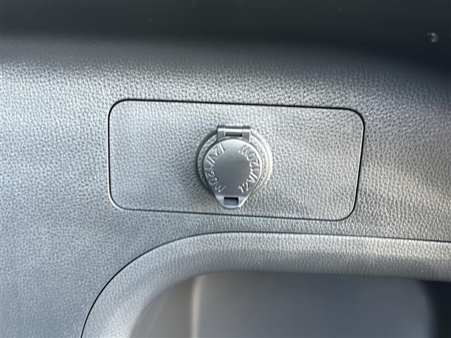 ＲＡＶ４ ハイブリッドＧ　純正１０．５インチディスプレイオーディオ　パノラミックビューモニター　ステアリングヒーター　パワーバックドア　トヨタセーフティセンス　デジタルインナーミラー　純正１８インチアルミホイール　ＥＴＣ（26枚目）