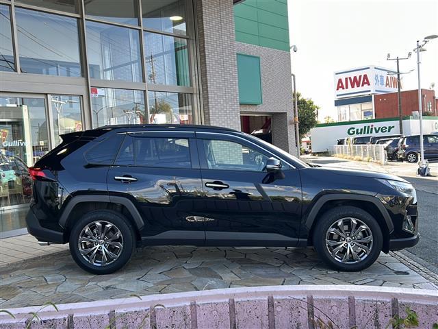 ＲＡＶ４ ハイブリッドＧ　純正１０．５インチディスプレイオーディオ　パノラミックビューモニター　ステアリングヒーター　パワーバックドア　トヨタセーフティセンス　デジタルインナーミラー　純正１８インチアルミホイール　ＥＴＣ（32枚目）