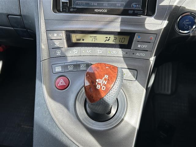 プリウス S ナビ スマートキー クルーズコントロール オートライト プッシュスタート ワンセグテレビ スペアキー有 社外18インチアルミホイール ステアリングスイッチ オートエアコン(11枚目)