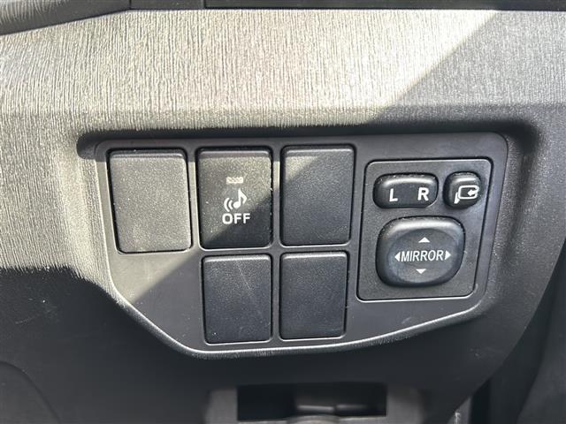 プリウス S ナビ スマートキー クルーズコントロール オートライト プッシュスタート ワンセグテレビ スペアキー有 社外18インチアルミホイール ステアリングスイッチ オートエアコン(13枚目)