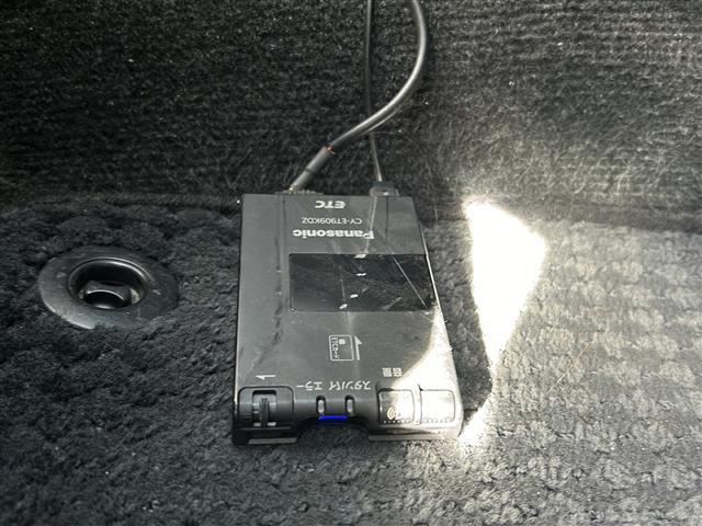 プリウス S ナビ スマートキー クルーズコントロール オートライト プッシュスタート ワンセグテレビ スペアキー有 社外18インチアルミホイール ステアリングスイッチ オートエアコン(17枚目)