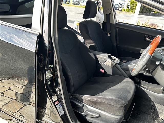 プリウス S ナビ スマートキー クルーズコントロール オートライト プッシュスタート ワンセグテレビ スペアキー有 社外18インチアルミホイール ステアリングスイッチ オートエアコン(19枚目)