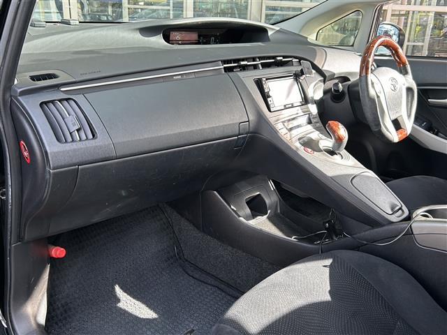 プリウス S ナビ スマートキー クルーズコントロール オートライト プッシュスタート ワンセグテレビ スペアキー有 社外18インチアルミホイール ステアリングスイッチ オートエアコン(20枚目)