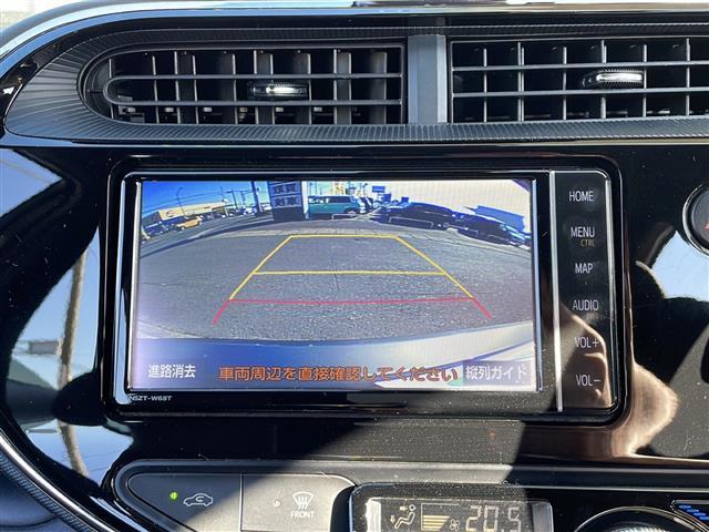 アクア クロスオーバー　グラム　純正ナビ（ＡＭ　ＦＭ　ＣＤ　ＤＶＤ　フルセグ　ＳＤ　Ｂｌｕｅｔｏｏｔｈ）バックカメラ　ハーフレザーシート　ルーフレール　ステアリングリモコン　コーナーセンサー　ＥＴＣ　純正アルミホイール　スマートキー（4枚目）