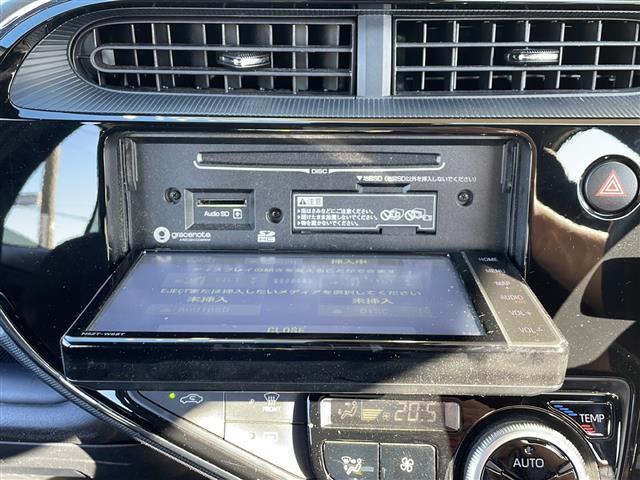 アクア クロスオーバー　グラム　純正ナビ（ＡＭ　ＦＭ　ＣＤ　ＤＶＤ　フルセグ　ＳＤ　Ｂｌｕｅｔｏｏｔｈ）バックカメラ　ハーフレザーシート　ルーフレール　ステアリングリモコン　コーナーセンサー　ＥＴＣ　純正アルミホイール　スマートキー（16枚目）