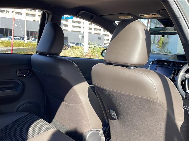 アクア クロスオーバー　グラム　純正ナビ（ＡＭ　ＦＭ　ＣＤ　ＤＶＤ　フルセグ　ＳＤ　Ｂｌｕｅｔｏｏｔｈ）バックカメラ　ハーフレザーシート　ルーフレール　ステアリングリモコン　コーナーセンサー　ＥＴＣ　純正アルミホイール　スマートキー（21枚目）