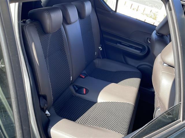 アクア クロスオーバー　グラム　純正ナビ（ＡＭ　ＦＭ　ＣＤ　ＤＶＤ　フルセグ　ＳＤ　Ｂｌｕｅｔｏｏｔｈ）バックカメラ　ハーフレザーシート　ルーフレール　ステアリングリモコン　コーナーセンサー　ＥＴＣ　純正アルミホイール　スマートキー（22枚目）