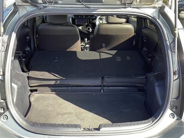 アクア クロスオーバー　グラム　純正ナビ（ＡＭ　ＦＭ　ＣＤ　ＤＶＤ　フルセグ　ＳＤ　Ｂｌｕｅｔｏｏｔｈ）バックカメラ　ハーフレザーシート　ルーフレール　ステアリングリモコン　コーナーセンサー　ＥＴＣ　純正アルミホイール　スマートキー（27枚目）