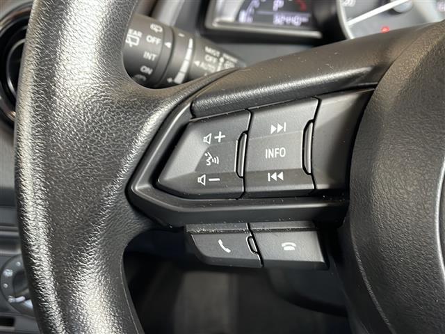 ＭＡＺＤＡ２ １５Ｓ　純正ナビ　ドライブレコーダー　ＥＴＣ　アイドリングストップ　ステアリングリモコン　オートライト　オートハイビーム　レーンキープアシスト　コーナーセンサー　プッシュスタート　スマートキー　ＢＳＭ（8枚目）