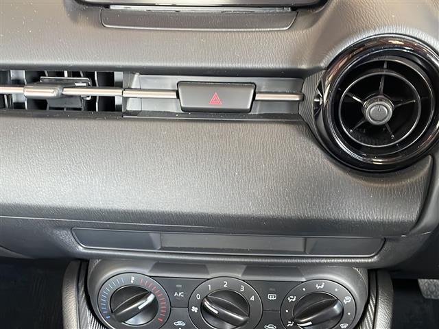 ＭＡＺＤＡ２ １５Ｓ　純正ナビ　ドライブレコーダー　ＥＴＣ　アイドリングストップ　ステアリングリモコン　オートライト　オートハイビーム　レーンキープアシスト　コーナーセンサー　プッシュスタート　スマートキー　ＢＳＭ（11枚目）