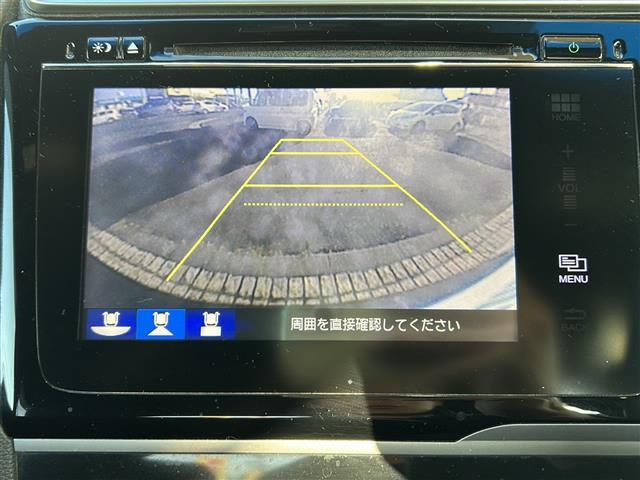 フィットハイブリッド Ｓパッケージ　純正ナビ・衝突軽減・レーンキープ・クルコン・バックカメラ・ビルトインＥＴＣ・ＬＥＤヘッドライト・オートライト・オートハイビーム・フォグランプ・社外フロアマット・純正アルミホイール・スマートキー（3枚目）