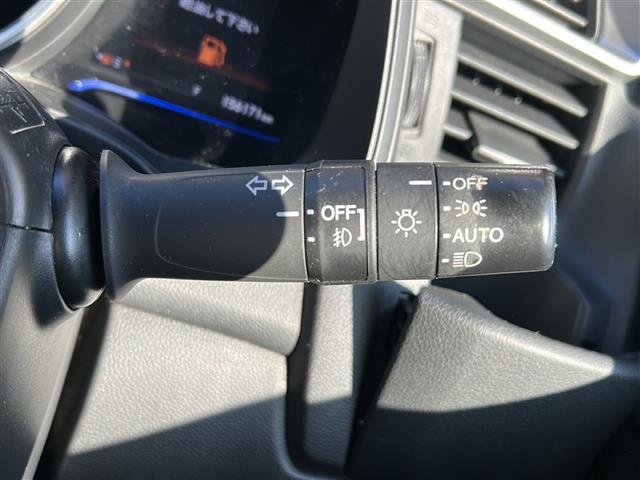 フィットハイブリッド Ｓパッケージ　純正ナビ・衝突軽減・レーンキープ・クルコン・バックカメラ・ビルトインＥＴＣ・ＬＥＤヘッドライト・オートライト・オートハイビーム・フォグランプ・社外フロアマット・純正アルミホイール・スマートキー（12枚目）