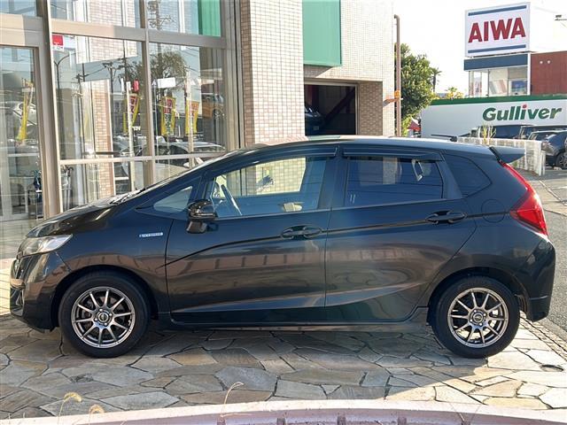 フィットハイブリッド Ｓパッケージ　純正ナビ・衝突軽減・レーンキープ・クルコン・バックカメラ・ビルトインＥＴＣ・ＬＥＤヘッドライト・オートライト・オートハイビーム・フォグランプ・社外フロアマット・純正アルミホイール・スマートキー（36枚目）