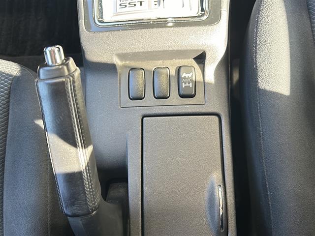 ギャランフォルティススポーツバック ラリーアート　社外ナビ・衝突軽減・クルコン・バックカメラ・ＥＴＣ・パドルシフト・ステリモ・純正フロアマット・純正アルミホイール・キセノンヘッドライト・オートライト・フォグランプ・スマートキー・プッシュスタート（16枚目）