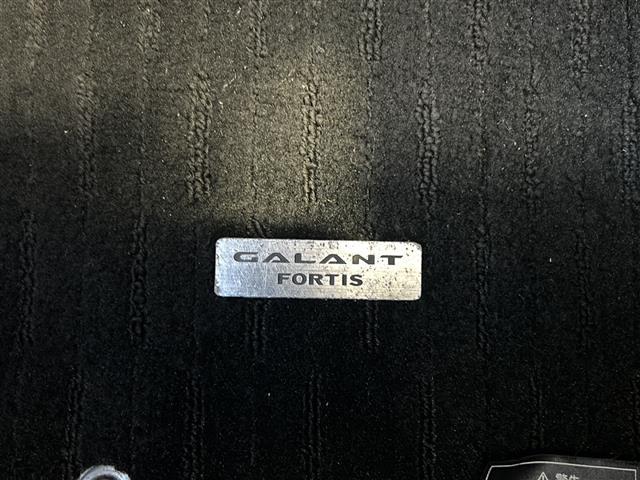 ギャランフォルティススポーツバック ラリーアート　社外ナビ・衝突軽減・クルコン・バックカメラ・ＥＴＣ・パドルシフト・ステリモ・純正フロアマット・純正アルミホイール・キセノンヘッドライト・オートライト・フォグランプ・スマートキー・プッシュスタート（19枚目）