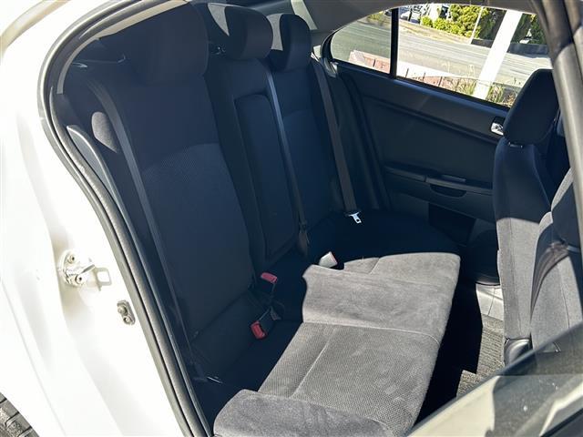 ギャランフォルティススポーツバック ラリーアート　社外ナビ・衝突軽減・クルコン・バックカメラ・ＥＴＣ・パドルシフト・ステリモ・純正フロアマット・純正アルミホイール・キセノンヘッドライト・オートライト・フォグランプ・スマートキー・プッシュスタート（22枚目）