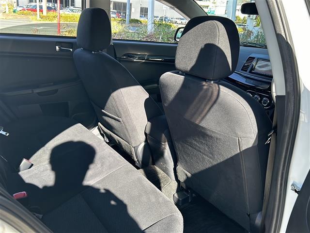 ギャランフォルティススポーツバック ラリーアート　社外ナビ・衝突軽減・クルコン・バックカメラ・ＥＴＣ・パドルシフト・ステリモ・純正フロアマット・純正アルミホイール・キセノンヘッドライト・オートライト・フォグランプ・スマートキー・プッシュスタート（23枚目）