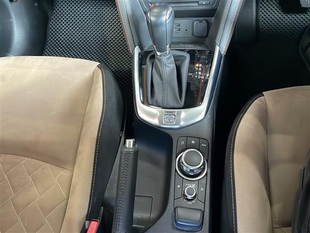 デミオ １３Ｓテーラードブラウン　純正ナビ　ドライブレコーダー　レーダークルーズコントロール　ヘッドアップディスプレイ　ＥＴＣ　ＢＳＭ　スマートキー　シートヒーター　コーナーセンサー　ステアリングリモコン　レーンキープ　ＭＴモード付き（16枚目）