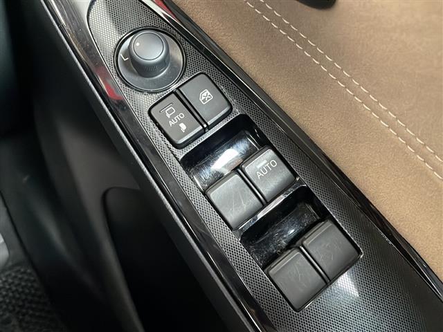 デミオ １３Ｓテーラードブラウン　純正ナビ　ドライブレコーダー　レーダークルーズコントロール　ヘッドアップディスプレイ　ＥＴＣ　ＢＳＭ　スマートキー　シートヒーター　コーナーセンサー　ステアリングリモコン　レーンキープ　ＭＴモード付き（17枚目）