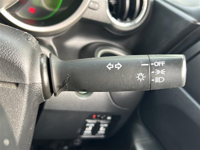 Ｎ－ＢＯＸ Ｇ　ＳＳパッケージ　純正ナビ　ルーフキャリア　両側パワースライドドア　ステアリングリモコン　バックカメラ　アイドリングストップ　横滑り防止　プッシュスタート　スマートキー　ＥＴＣ　盗難防止装置　パワーステアリング（10枚目）