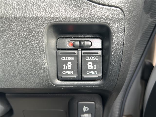 Ｎ－ＢＯＸ Ｇ　ＳＳパッケージ　純正ナビ　ルーフキャリア　両側パワースライドドア　ステアリングリモコン　バックカメラ　アイドリングストップ　横滑り防止　プッシュスタート　スマートキー　ＥＴＣ　盗難防止装置　パワーステアリング（12枚目）