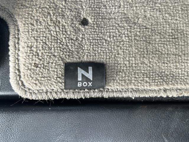 Ｎ－ＢＯＸ Ｇ　ＳＳパッケージ　純正ナビ　ルーフキャリア　両側パワースライドドア　ステアリングリモコン　バックカメラ　アイドリングストップ　横滑り防止　プッシュスタート　スマートキー　ＥＴＣ　盗難防止装置　パワーステアリング（17枚目）
