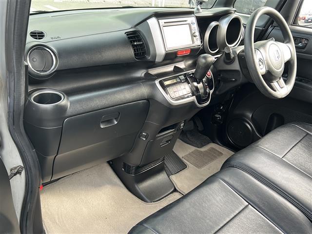 Ｎ－ＢＯＸ Ｇ　ＳＳパッケージ　純正ナビ　ルーフキャリア　両側パワースライドドア　ステアリングリモコン　バックカメラ　アイドリングストップ　横滑り防止　プッシュスタート　スマートキー　ＥＴＣ　盗難防止装置　パワーステアリング（22枚目）