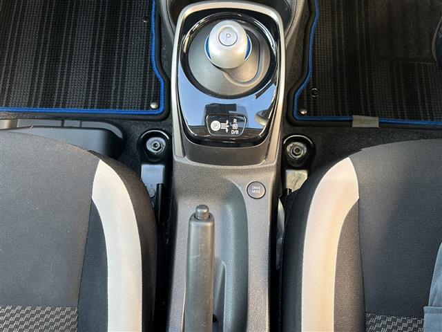 ノート ｅ－パワー　Ｘ　純正ナビ　全方位カメラ　コーナーセンサー　ドライブレコーダー　スマートキー　デジタルインナーミラー　エマージェンシーブレーキ　　レーンキープ　レーダークルーズコントロール　ＥＴＣ　横滑り防止装置（13枚目）