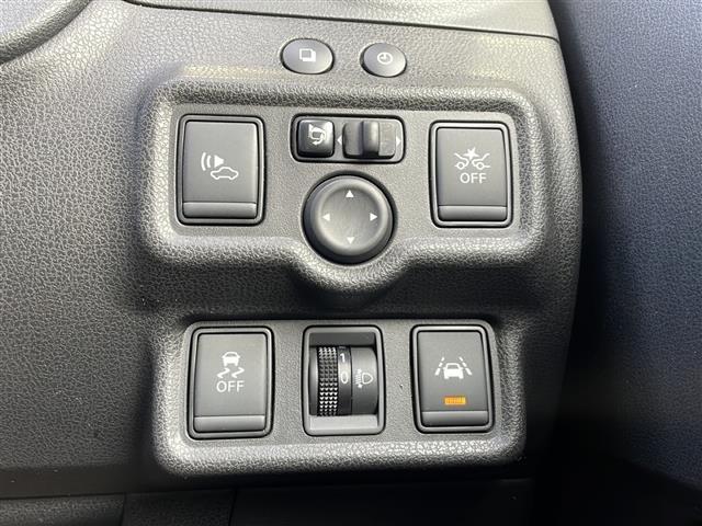 ノート ｅ－パワー　Ｘ　モード・プレミア　純正ナビ・衝突軽減・横滑り防止装置・レーンキープ・バックカメラ・ＥＴＣ・ステリモ・スマートキー・プッシュスタート・スペアキー１本・社外アルミホイール・オートライト（4枚目）