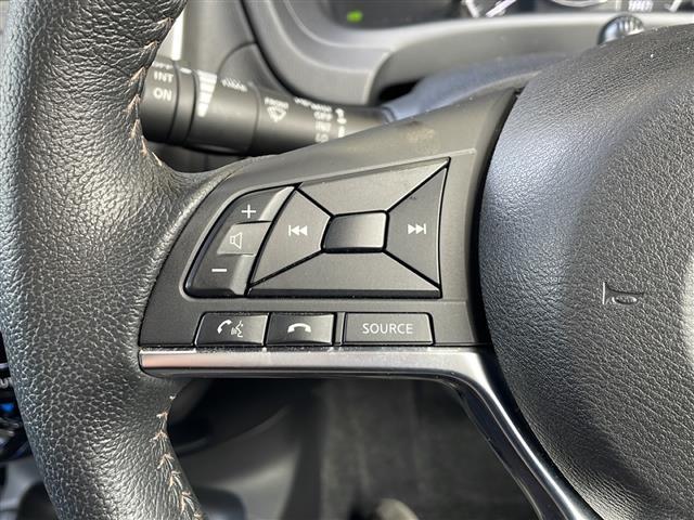 ノート ｅ－パワー　Ｘ　モード・プレミア　純正ナビ・衝突軽減・横滑り防止装置・レーンキープ・バックカメラ・ＥＴＣ・ステリモ・スマートキー・プッシュスタート・スペアキー１本・社外アルミホイール・オートライト（8枚目）