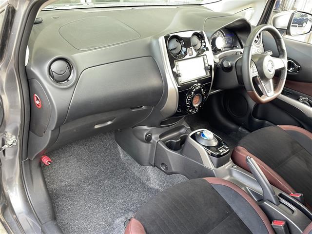 ノート ｅ－パワー　Ｘ　モード・プレミア　純正ナビ・衝突軽減・横滑り防止装置・レーンキープ・バックカメラ・ＥＴＣ・ステリモ・スマートキー・プッシュスタート・スペアキー１本・社外アルミホイール・オートライト（22枚目）