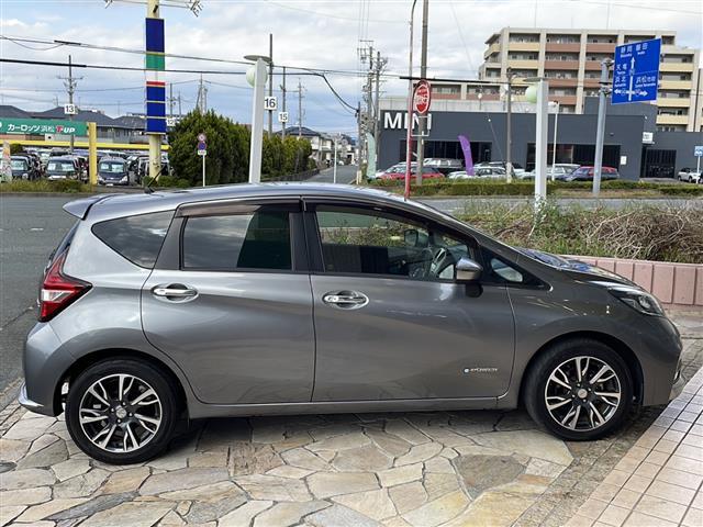 ノート ｅ－パワー　Ｘ　モード・プレミア　純正ナビ・衝突軽減・横滑り防止装置・レーンキープ・バックカメラ・ＥＴＣ・ステリモ・スマートキー・プッシュスタート・スペアキー１本・社外アルミホイール・オートライト（29枚目）