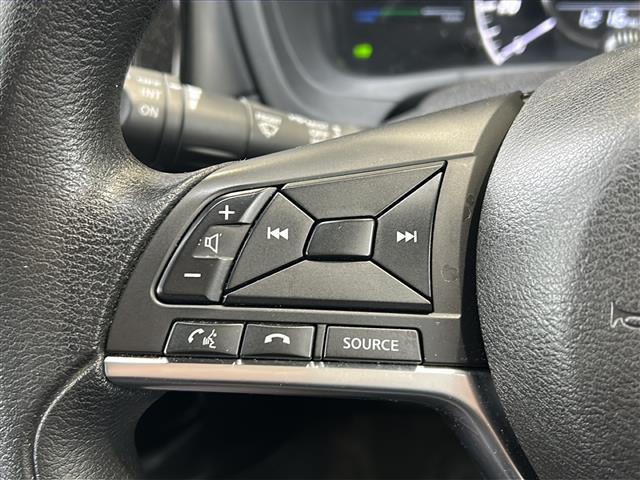 ノート ｅ－パワー　Ｘ　純正ナビ　バックカメラ　ステアリングリモコン　アイドリングストップ　レーンキープアシスト　オートライト　パワーステアリング　パワーウィンド　プッシュスタート　スマートキー　エマージェンシーブレーキ（8枚目）