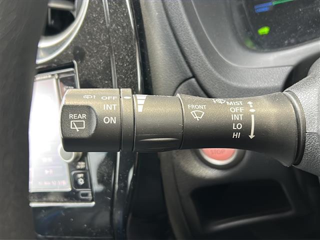 ノート ｅ－パワー　Ｘ　純正ナビ　バックカメラ　ステアリングリモコン　アイドリングストップ　レーンキープアシスト　オートライト　パワーステアリング　パワーウィンド　プッシュスタート　スマートキー　エマージェンシーブレーキ（9枚目）