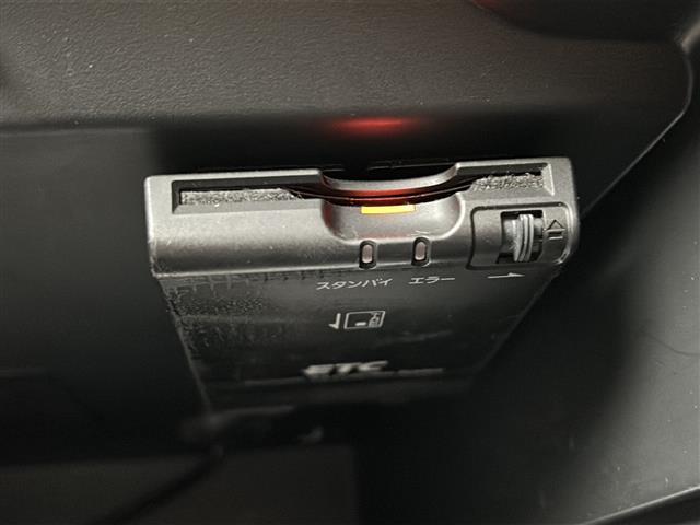 ノート ｅ－パワー　Ｘ　純正ナビ　バックカメラ　ステアリングリモコン　アイドリングストップ　レーンキープアシスト　オートライト　パワーステアリング　パワーウィンド　プッシュスタート　スマートキー　エマージェンシーブレーキ（15枚目）