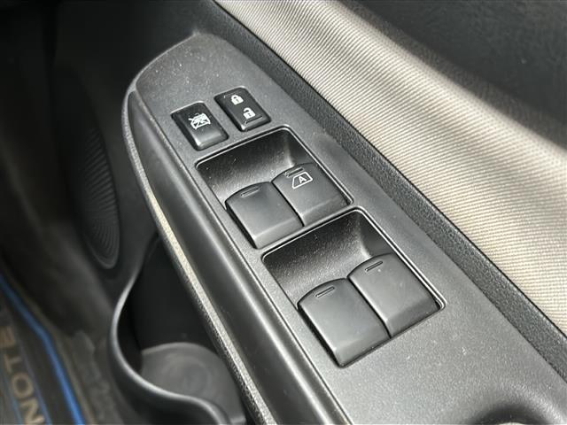 ノート ｅ－パワー　Ｘ　純正ナビ　バックカメラ　ステアリングリモコン　アイドリングストップ　レーンキープアシスト　オートライト　パワーステアリング　パワーウィンド　プッシュスタート　スマートキー　エマージェンシーブレーキ（16枚目）