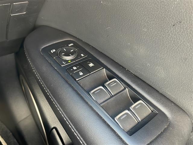 ＲＸ ＲＸ２００ｔ　Ｆスポーツ　純正ナビ・サンルーフ・衝突軽減・レーンキープ・追従クルコン・ＢＳＭ・コーナーセンサー前後・バックカメラ・ＥＴＣ２．０・ドラレコ前・ＨＵＤ・パワーバックドア・レザーシート・パワーシート・シートヒーター（18枚目）